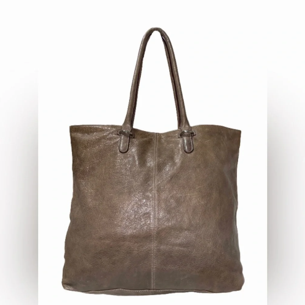 REBECCA MINKOFF RARE
STUDDED LOVERS TOTE excellent condition - Picture 3 of 7